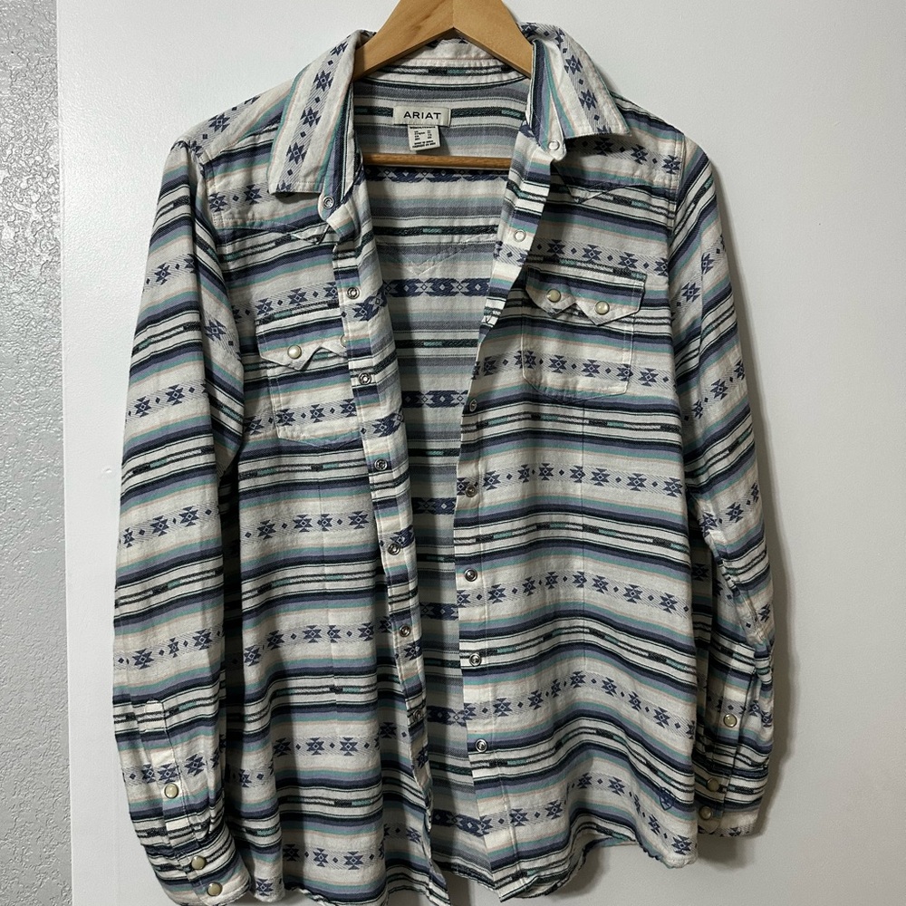 Ariat Women's Patterned Button Down Shirt